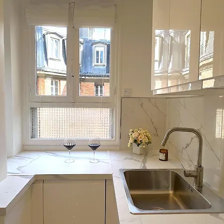 L'appartement Belles Feuilles Apartment *
